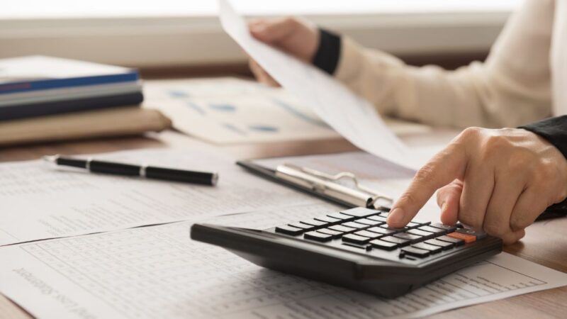 Como montar um orçamento mensal e evitar surpresas